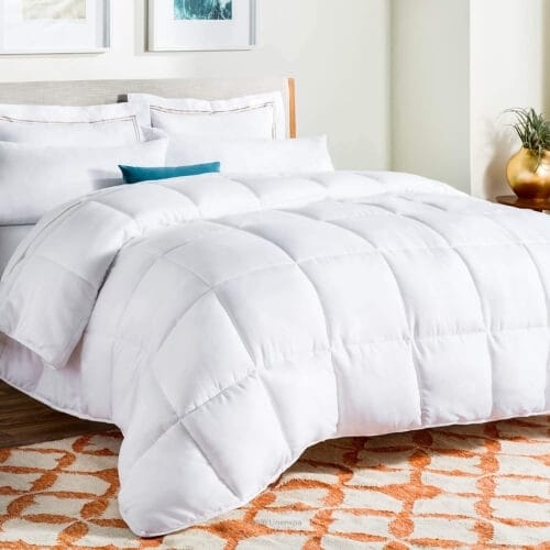 LINENSPA All-Season White Down Alternative Quilted Comforter - Corner Duvet Tabs - Hypoallergenic - Plush Microfiber Fill - Machine Washable Christmas Presents for Parents